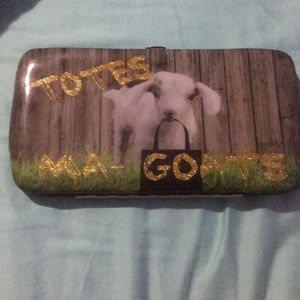 Totes ma-goats wallet
